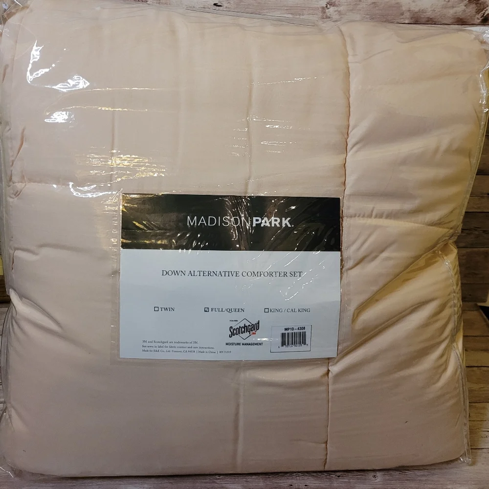 Madison Park Down Alternative Comforter Set Size Larger Full/Queen